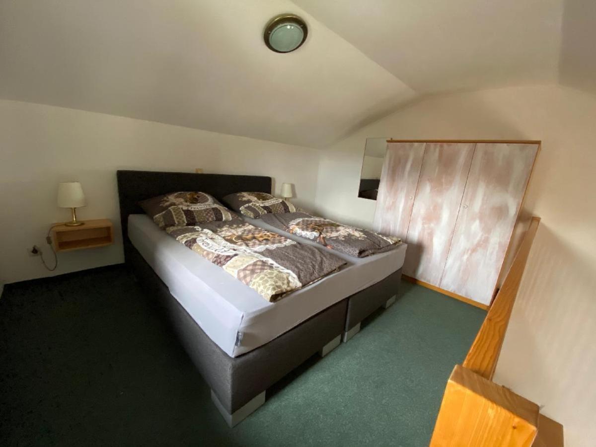 Appartement Zum Hirsch'N วัลด์เคอร์เชิน ภายนอก รูปภาพ